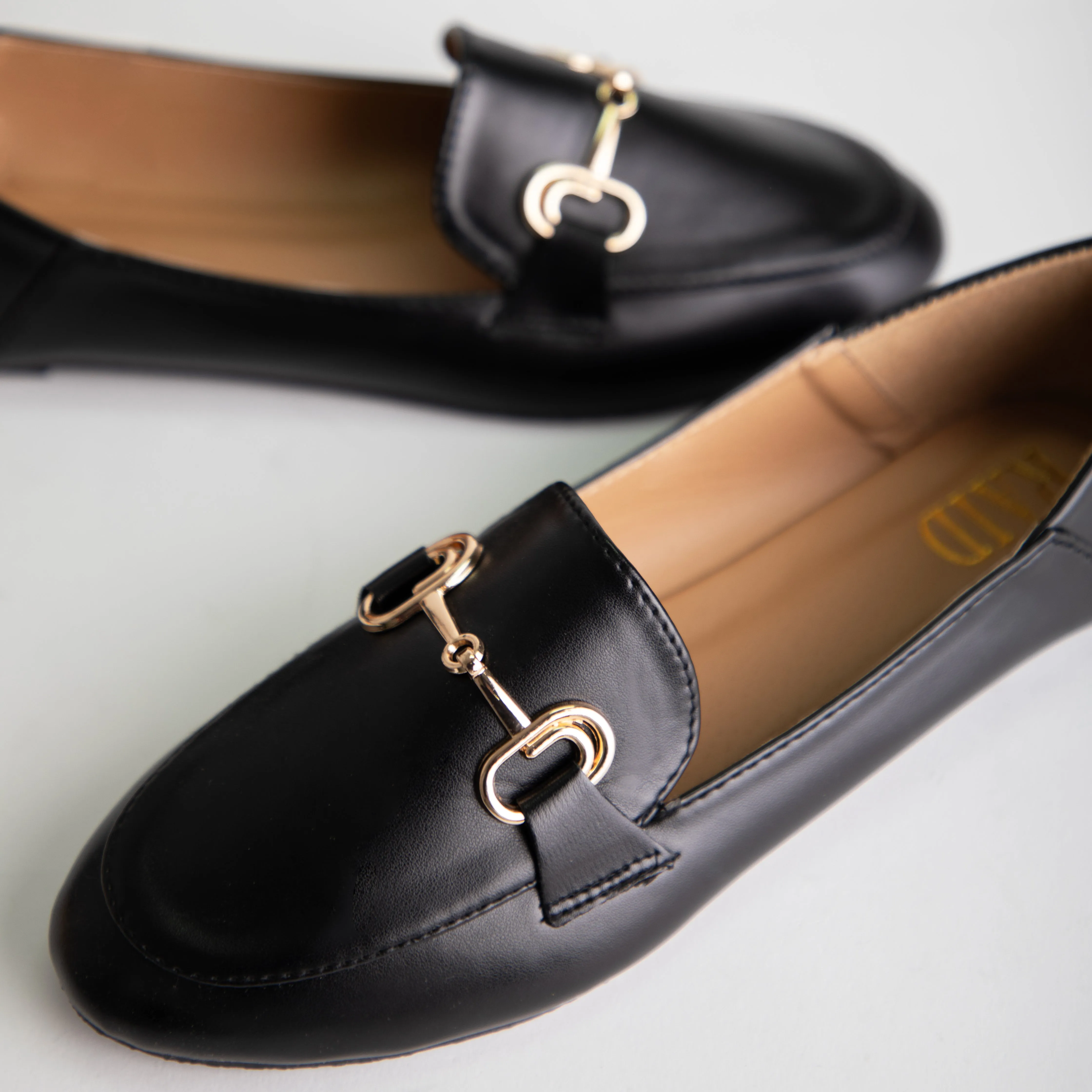 RAID Amiela Flat Shoes in Black